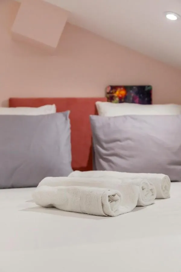 Studio Paul Bert -Appartement Cosy -Climatisation Lyon 0*,  France